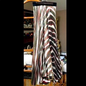Alice + Olivia Metallic Sunburst Plisse Skirt | Size 6